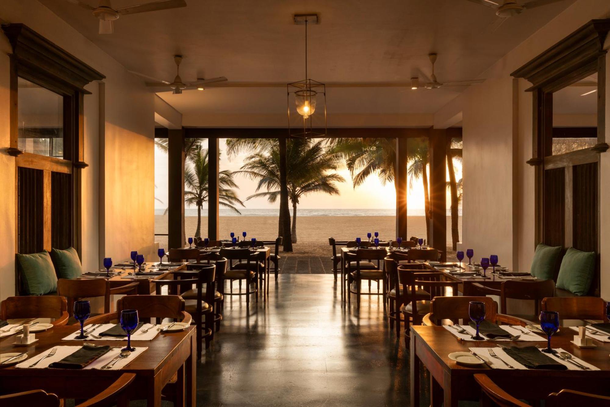 Jetwing Blue Hotel Negombo Bagian luar foto