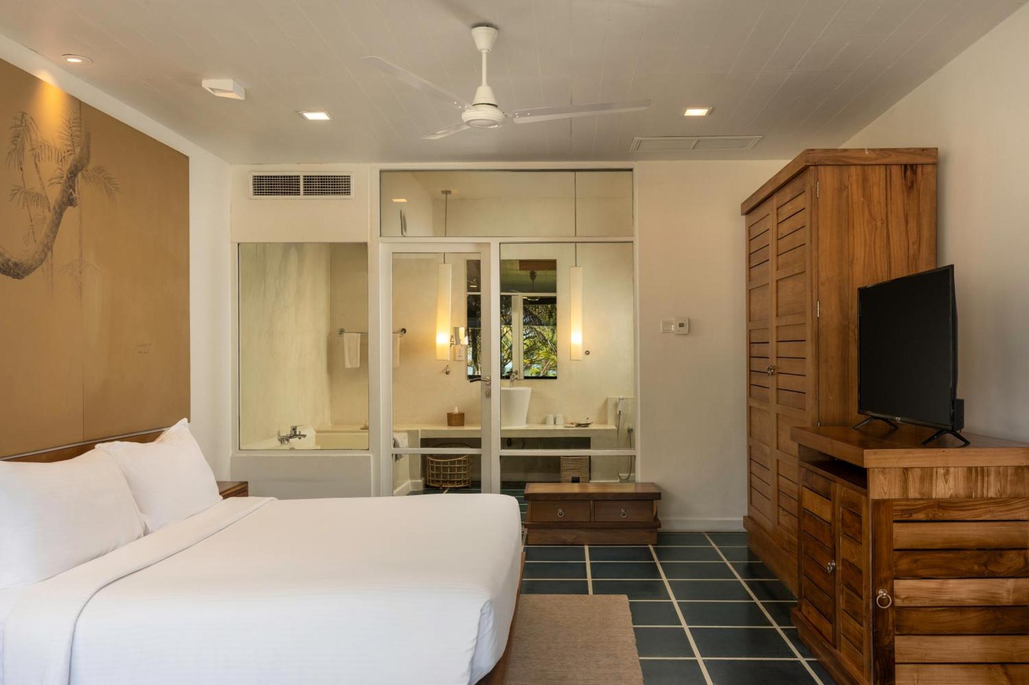 Jetwing Blue Hotel Negombo Bagian luar foto